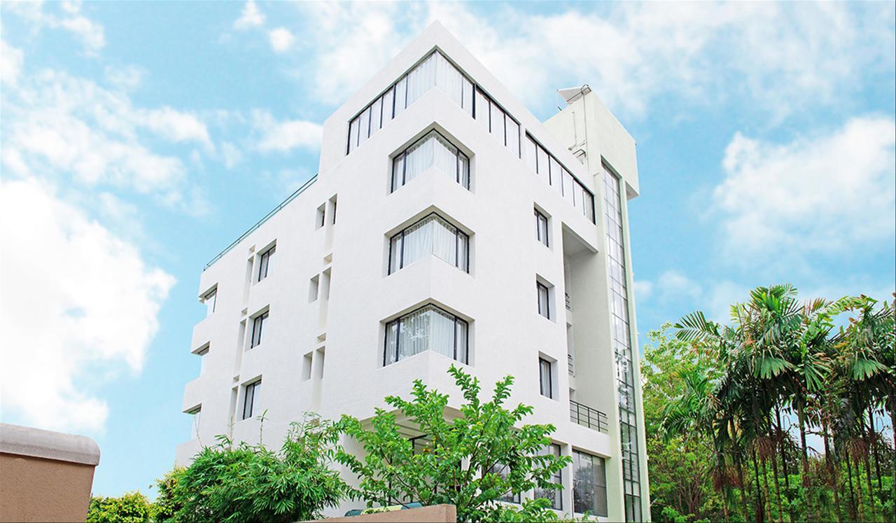 Mint Montvert, Baner Hotel