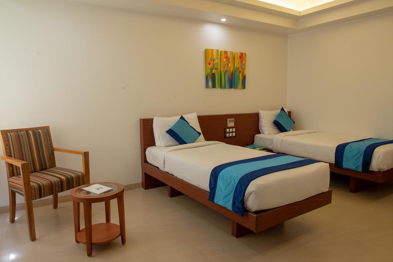 Mint Montvert, Baner Hotel