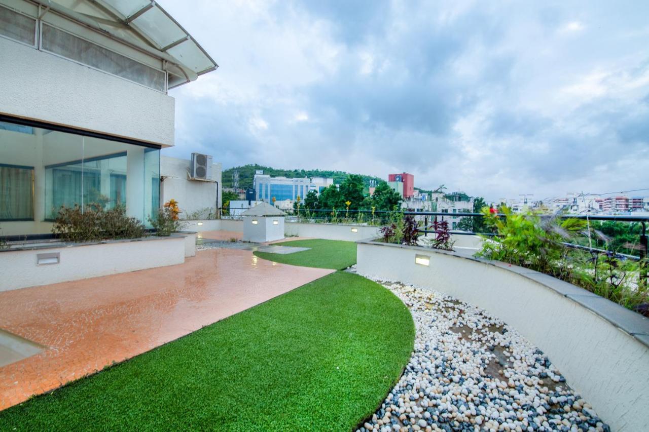 Mint Montvert, Baner Hotel