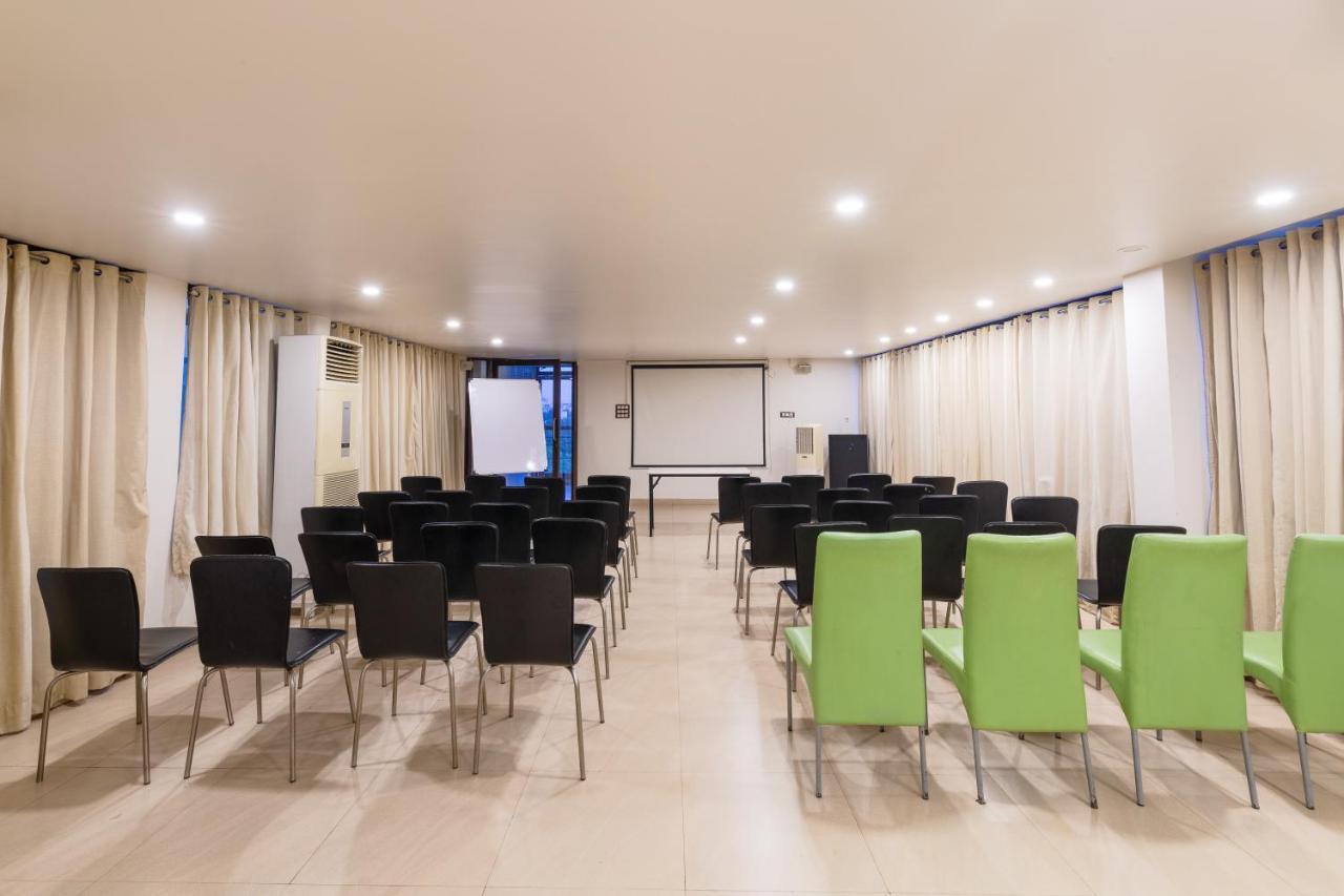 Mint Montvert, Baner Hotel